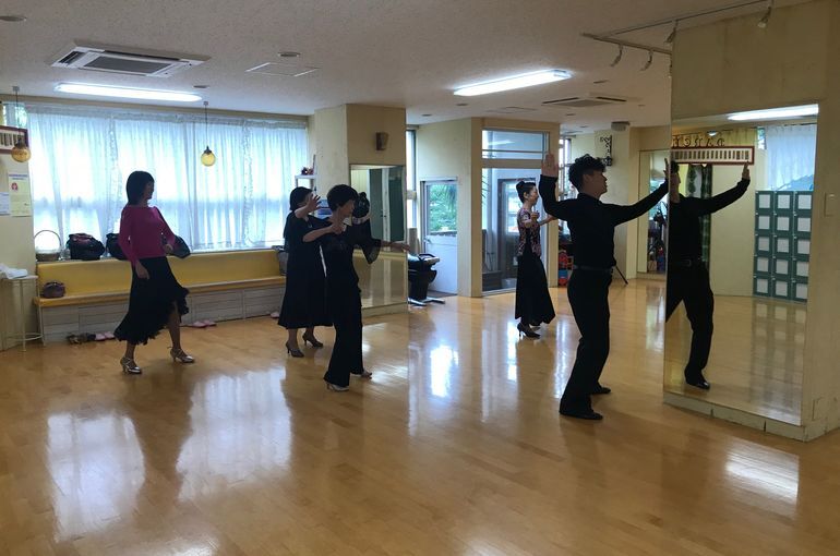 素敵なダンスは足元から 金曜スタンダードサークル in西船橋