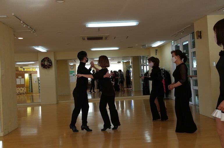 船橋市の社交ダンススクールのグループレッスン！