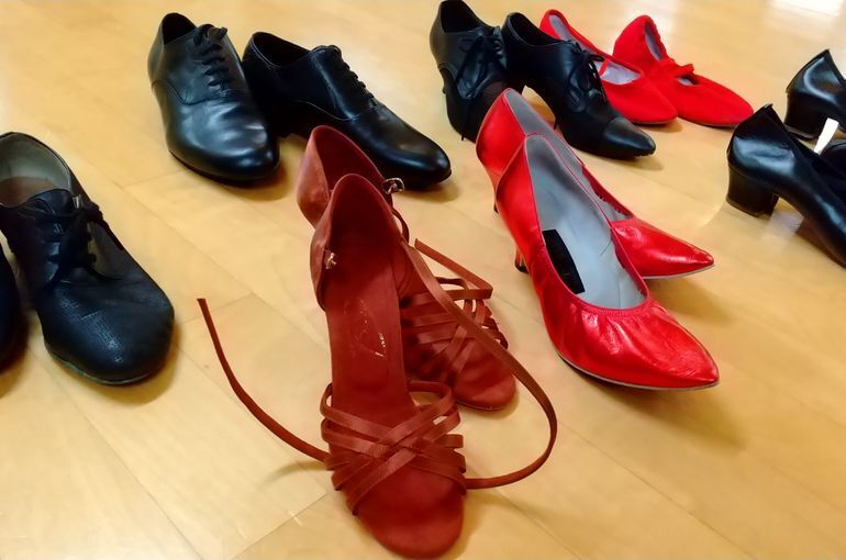 千葉・船橋で手ぶらで習える社交ダンススクール！