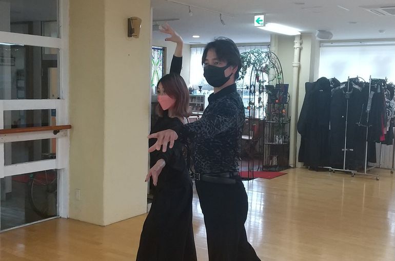 「むずかしいステップでも身体を使って踊りたい！」